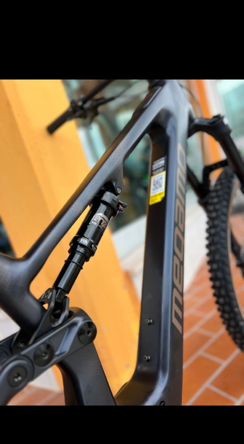 Used Megamo REASON Shimano Deore XT 2026 Mountainbike, Black — image 3 of 5