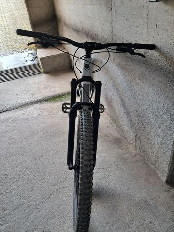 Used Mondraker RAZE 2023 2023 Mountainbike, Black, 29 — image 5 of 11