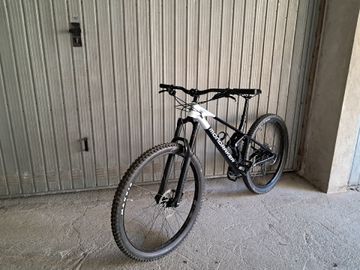 Used Mondraker RAZE 2023 2023 Mountainbike, Black, 29 — image 2 of 11