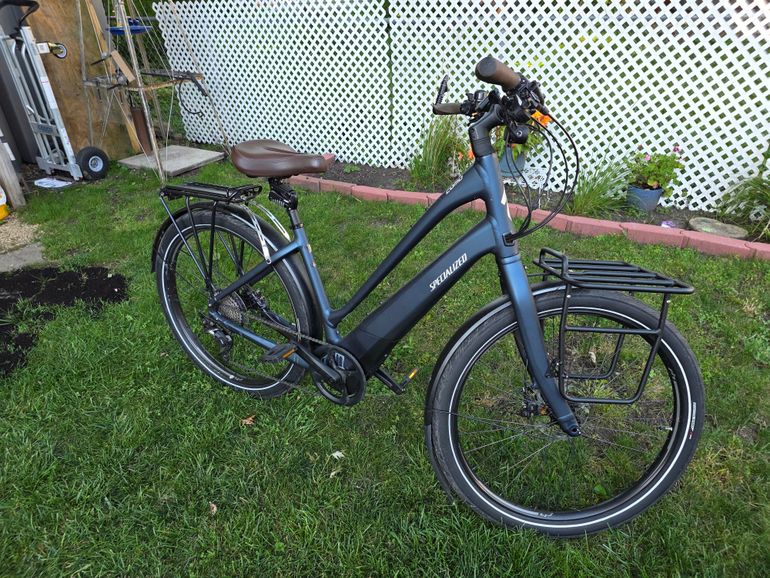 Used Specialized Turbo Como 5.0 650b 2021 2021 Urban, Light Gray — image 3 of 3