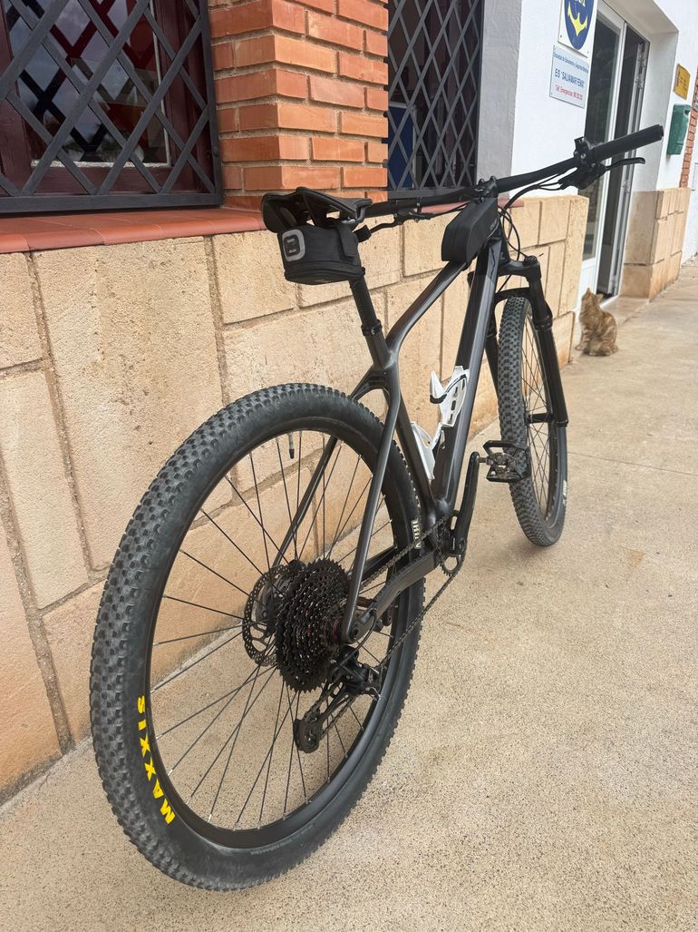 Used Orbea ALMA M51 2023 2023 Mountainbike, Black, 29 — image 3 of 4