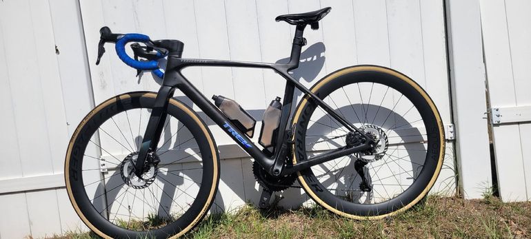 Used Trek Madone SLR 7 Gen 8 2025 2025 Road & Gravel, Black — image 2 of 10