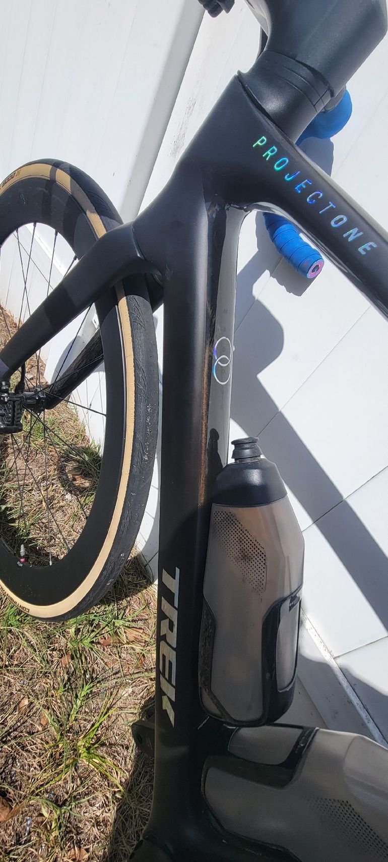 Used Trek Madone SLR 7 Gen 8 2025 2025 Road & Gravel, Black — image 5 of 10
