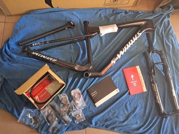 Used Specialized S-Works Epic World Cup Frame - RockShox SIDLuxe WCID Ultimate 2025 Frameset 2025 Mountainbike, Red, 29 — image 3 of 4