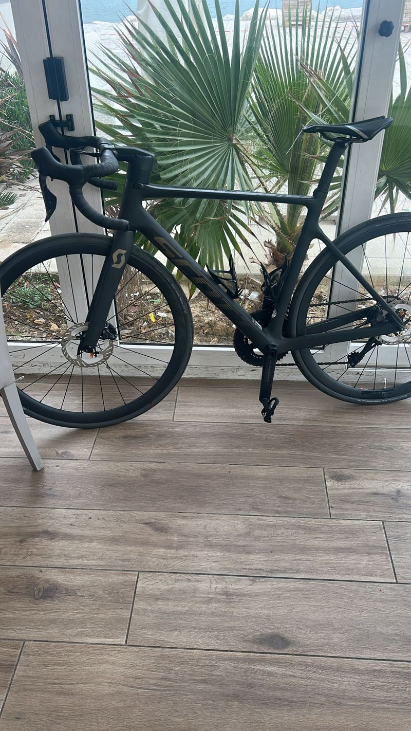 Used Scott Addict RC 15 2024 Frameset 2024 Road & Gravel, Black — image 1 of 3