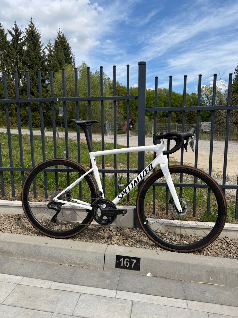 Used Specialized Tarmac SL8 Expert - Shimano Ultegra Di2 2025 2025 Road & Gravel, Blanco — image 1 of 30