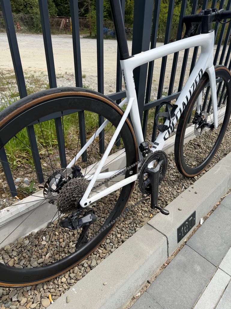 Used Specialized Tarmac SL8 Expert - Shimano Ultegra Di2 2025 2025 Road & Gravel, Blanco — image 13 of 30