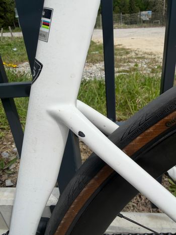 Used Specialized Tarmac SL8 Expert - Shimano Ultegra Di2 2025 2025 Road & Gravel, Blanco — image 14 of 30