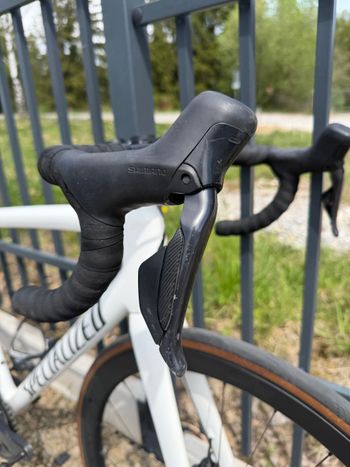 Used Specialized Tarmac SL8 Expert - Shimano Ultegra Di2 2025 2025 Road & Gravel, Blanco — image 4 of 30