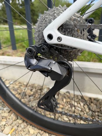 Used Specialized Tarmac SL8 Expert - Shimano Ultegra Di2 2025 2025 Road & Gravel, Blanco — image 8 of 30