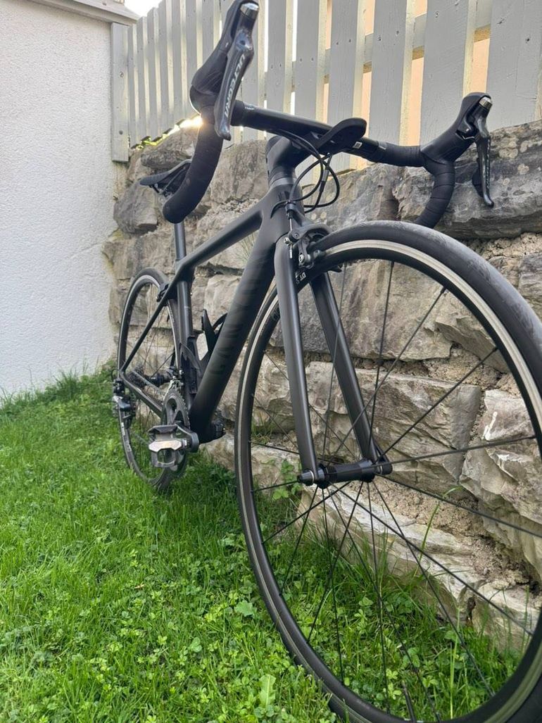 Used Canyon Canyon Ultimate CF SL 8.0 Shimano Ultegra 2020 Road & Gravel, Black — image 2 of 20