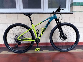Used Trek X-Caliber 9 2021 2021 Mountainbike, Blue, 29 — image 1 of 9
