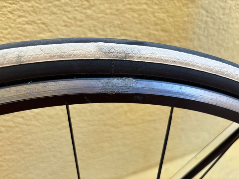 Used Trek Madone Shimano 105 2013 Road & Gravel, White — image 18 of 25