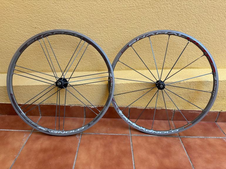 Used Trek Madone Shimano 105 2013 Road & Gravel, White — image 21 of 25