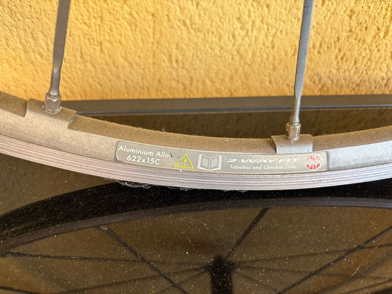 Used Trek Madone Shimano 105 2013 Road & Gravel, White — image 25 of 25