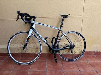 Used Trek Madone Shimano 105 2013 Road & Gravel, White — image 3 of 25