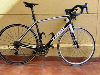 Used Trek Madone Shimano 105 2013 Road & Gravel, White — image 2 of 25
