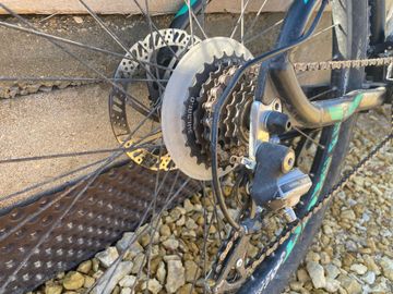 Used Montana Custom Shimano Acera 2016 Mountainbike, Green — image 3 of 8