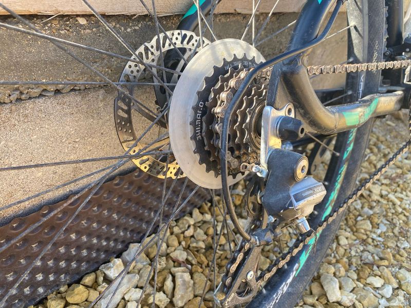 Used Montana Custom Shimano Acera 2016 Mountainbike, Green — image 3 of 8