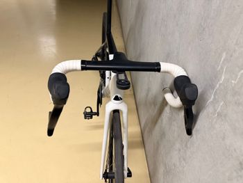 Used Canyon Ultimate CF SL 7 AXS 2024 2024 Road & Gravel, White — image 3 of 5