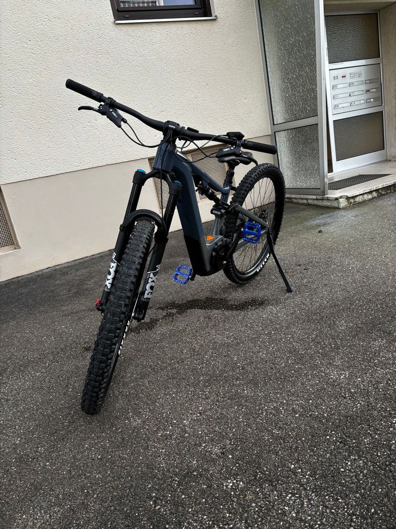 Used Focus JAM ² 6.8 2023 2023 Mountainbike, Blue, 29 — image 4 of 7