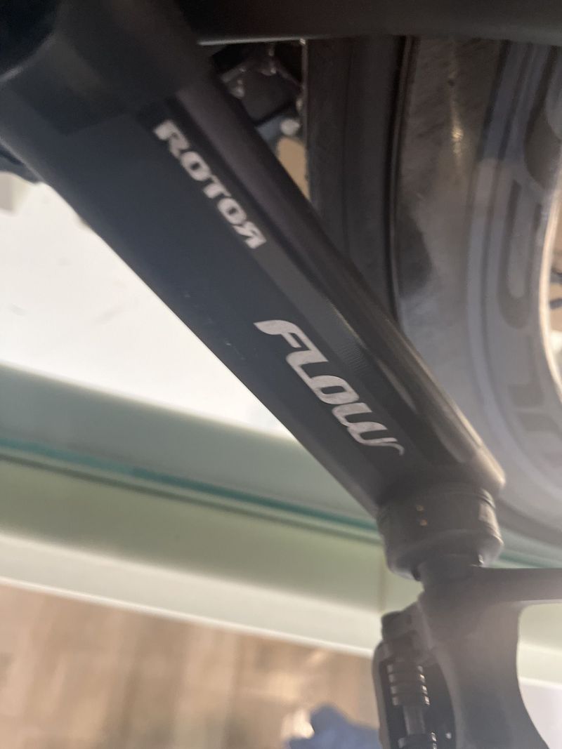 Used Kuota Custom Shimano Ultegra Di2 2023 Road & Gravel, Black — image 11 of 16