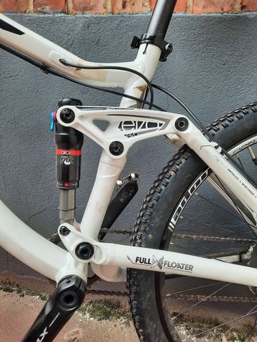 Used Trek Fuel EX 7 2012 2012 Mountainbike, White, 26 — image 2 of 7