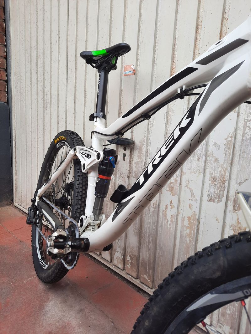 Used Trek Fuel EX 7 2012 2012 Mountainbike, White, 26 — image 7 of 7
