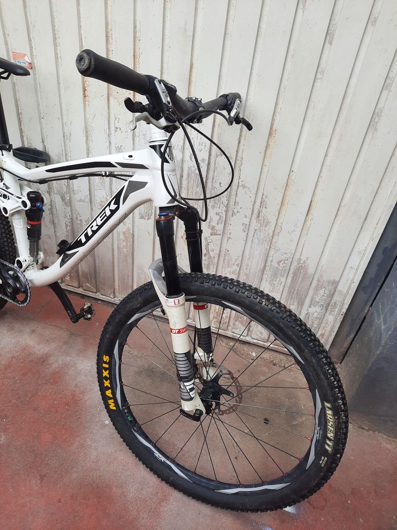 Used Trek Fuel EX 7 2012 2012 Mountainbike, White, 26 — image 4 of 7