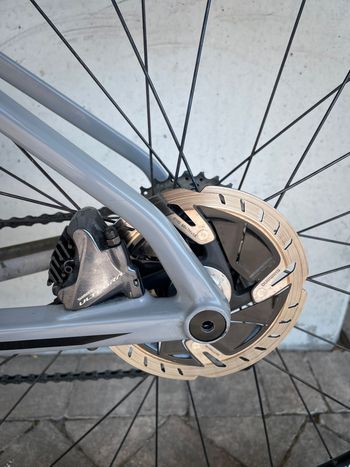 Used BMC Roadmachine 01 FOUR 2019 2019 Road & Gravel, Grigio chiaro — image 7 of 8