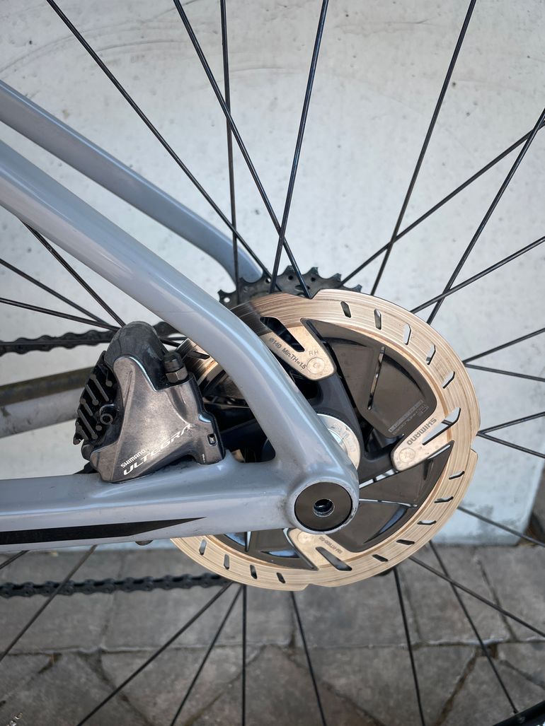 Used BMC Roadmachine 01 FOUR 2019 2019 Road & Gravel, Grigio chiaro — image 7 of 8