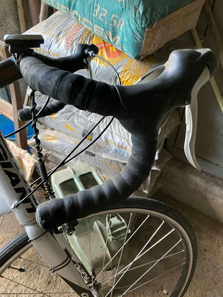 Used Giant Defy 1 2012 2012 Road & Gravel, White — image 6 of 8