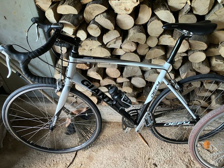 Used Giant Defy 1 2012 2012 Road & Gravel, White — image 1 of 8