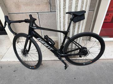 Giant Defy Advanced E+ Elite 1 2025 Road & Gravel usato
