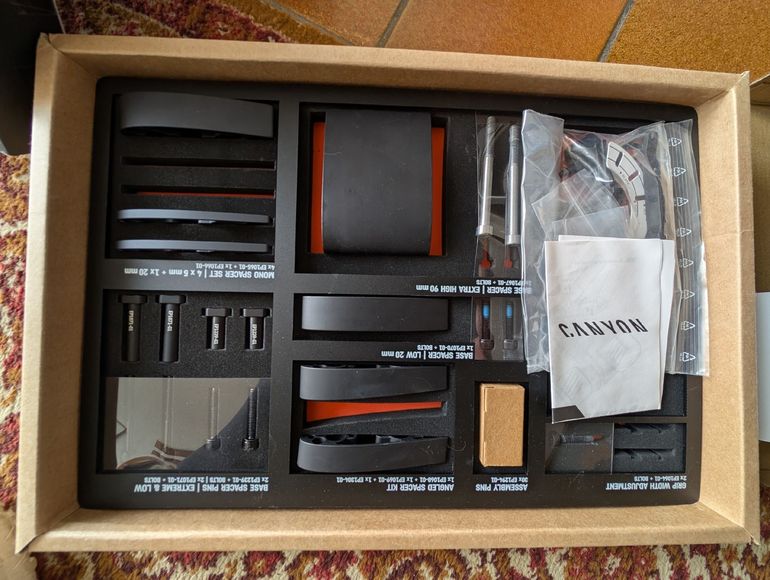 Used Canyon Speedmax CFR Di2 2023 2023 Road & Gravel, Light Gray — image 7 of 8
