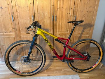 Specialized Men's Epic Comp Carbon 2018 2018 Mountainbike usato, Rosso — immagine 8 di 8