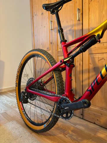 Specialized Men's Epic Comp Carbon 2018 2018 Mountainbike usato, Rosso — immagine 4 di 8