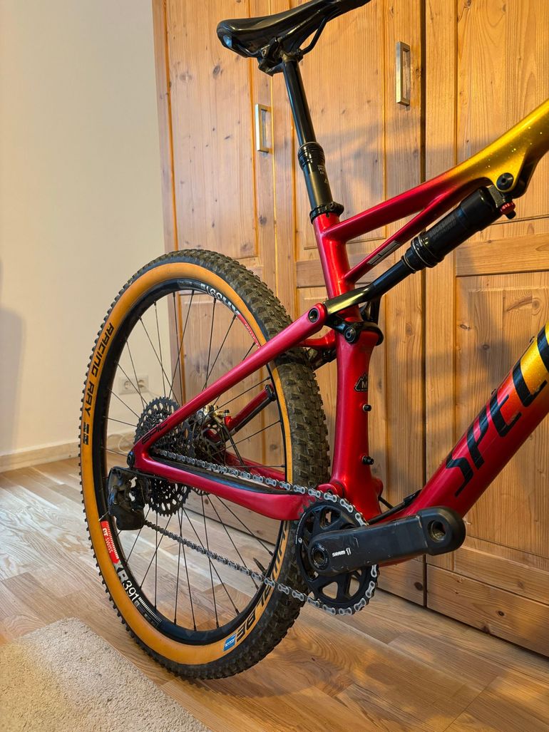 Used Specialized Men's Epic Comp Carbon 2018 2018 Mountainbike — image 4 of 8