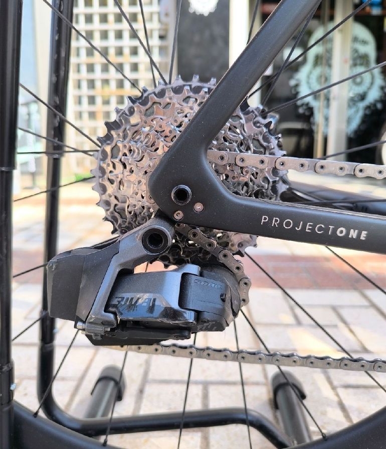Used Trek Émonda SLR 6 eTap 2022 2022 Road & Gravel, Black — image 3 of 4