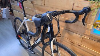 Used Trek Domane 4 Series Disc Frameset 2016 2016 Road & Gravel, Black — image 5 of 8