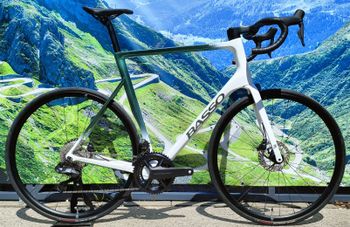 Basso, Astra Shimano Ultegra Di2 2x12