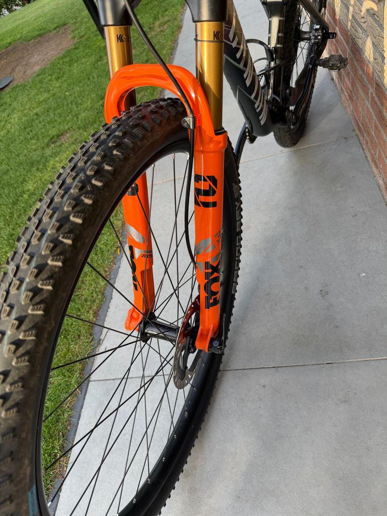 Used Canyon LUX SRAM XX1 2025 Mountainbike, Purple — image 8 of 9