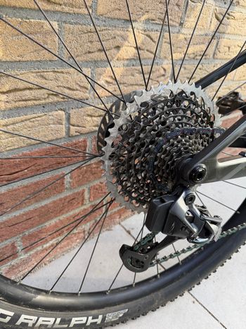 Used Canyon LUX SRAM XX1 2025 Mountainbike, Purple — image 4 of 9
