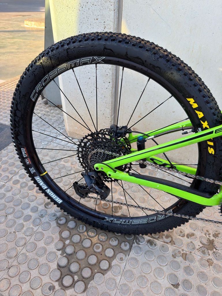 Used Specialized Epic SRAM GX Eagle 2017 Mountainbike, Green — image 7 of 11