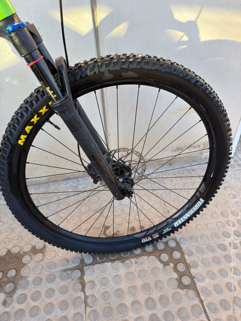 Used Specialized Epic SRAM GX Eagle 2017 Mountainbike, Green — image 8 of 11