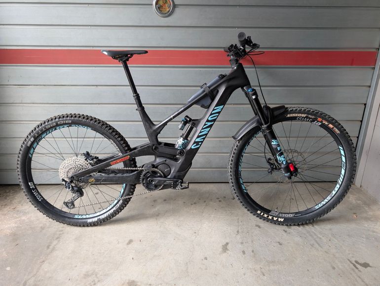 Used Canyon Torque:ON CF 8 2024 2024 Mountainbike, Black, Mixed — image 1 of 3