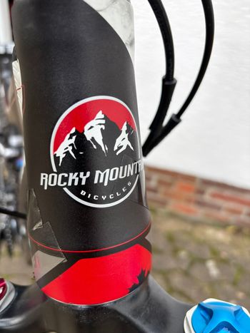 Used Rocky Mountain Slayer 70 2013 2013 Mountainbike, Negro — image 8 of 8