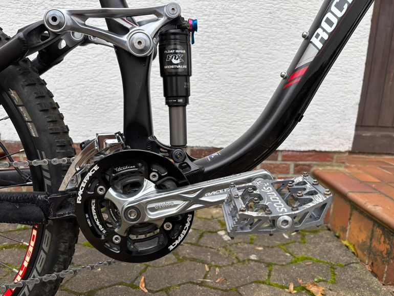 Used Rocky Mountain Slayer 70 2013 2013 Mountainbike, Negro — image 7 of 8