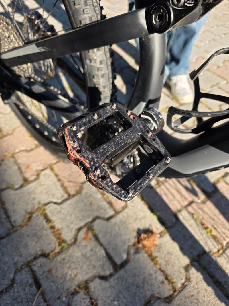 Used Whistle Custom Shimano Deore XT 2023 Mountainbike, Black — image 6 of 15