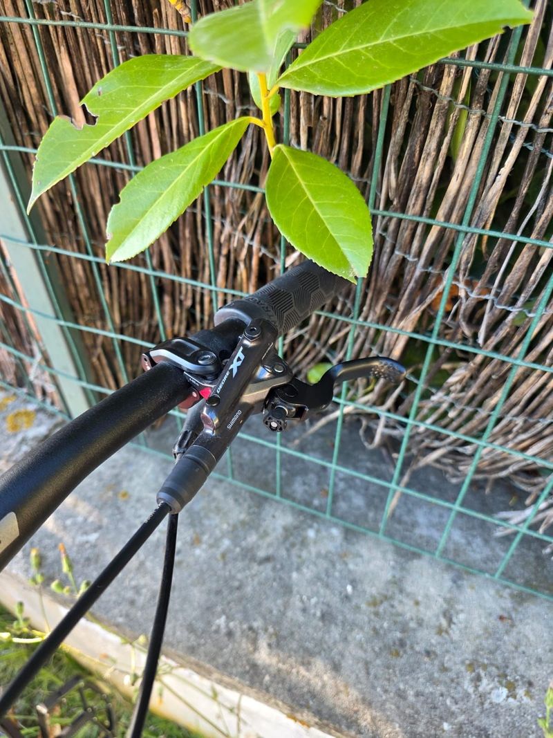 Used Whistle Custom Shimano Deore XT 2023 Mountainbike, Black — image 5 of 15